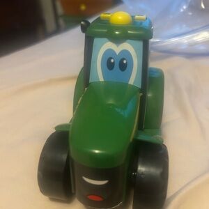 Green Toy Tractor John Deere makes different sounds for Kids